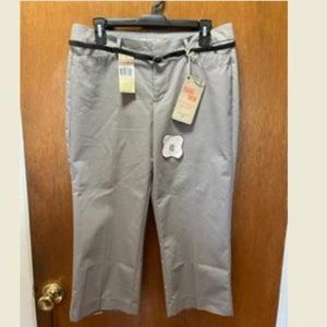 Dockers Metro Capris, Khaki Diem, Size 10P Gray